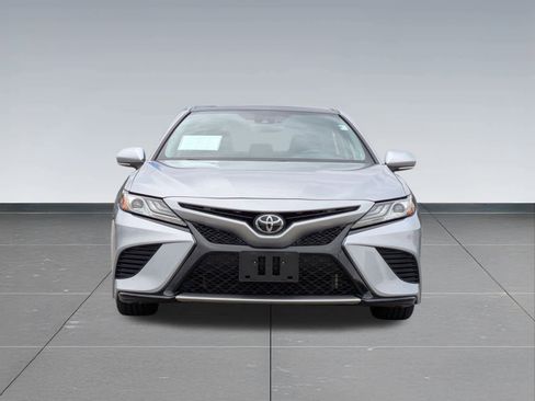Used 2019 Toyota Camry XSE image 9