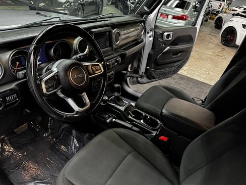 Used 2019 Jeep Wrangler Unlimited Sahara w/ Safety Group AWD/4WD image 34
