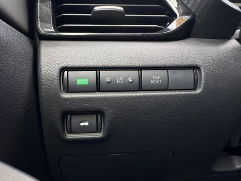 Used 2023 Nissan Sentra SV image 13