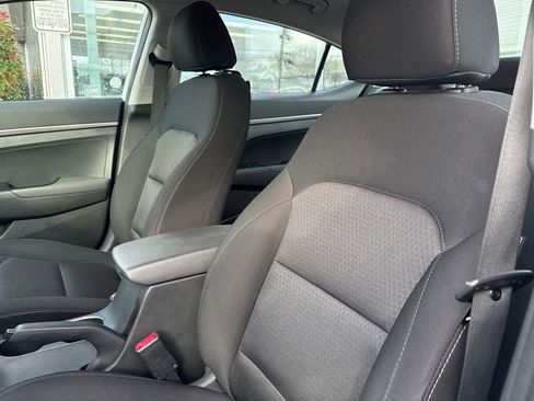 Used 2018 Hyundai Elantra SE image 7