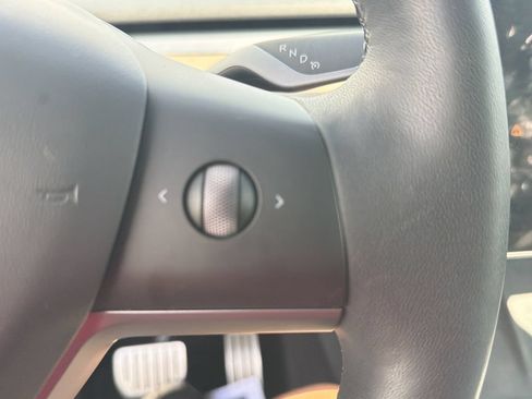Used 2023 Tesla Model Y Performance AWD/4WD image 21
