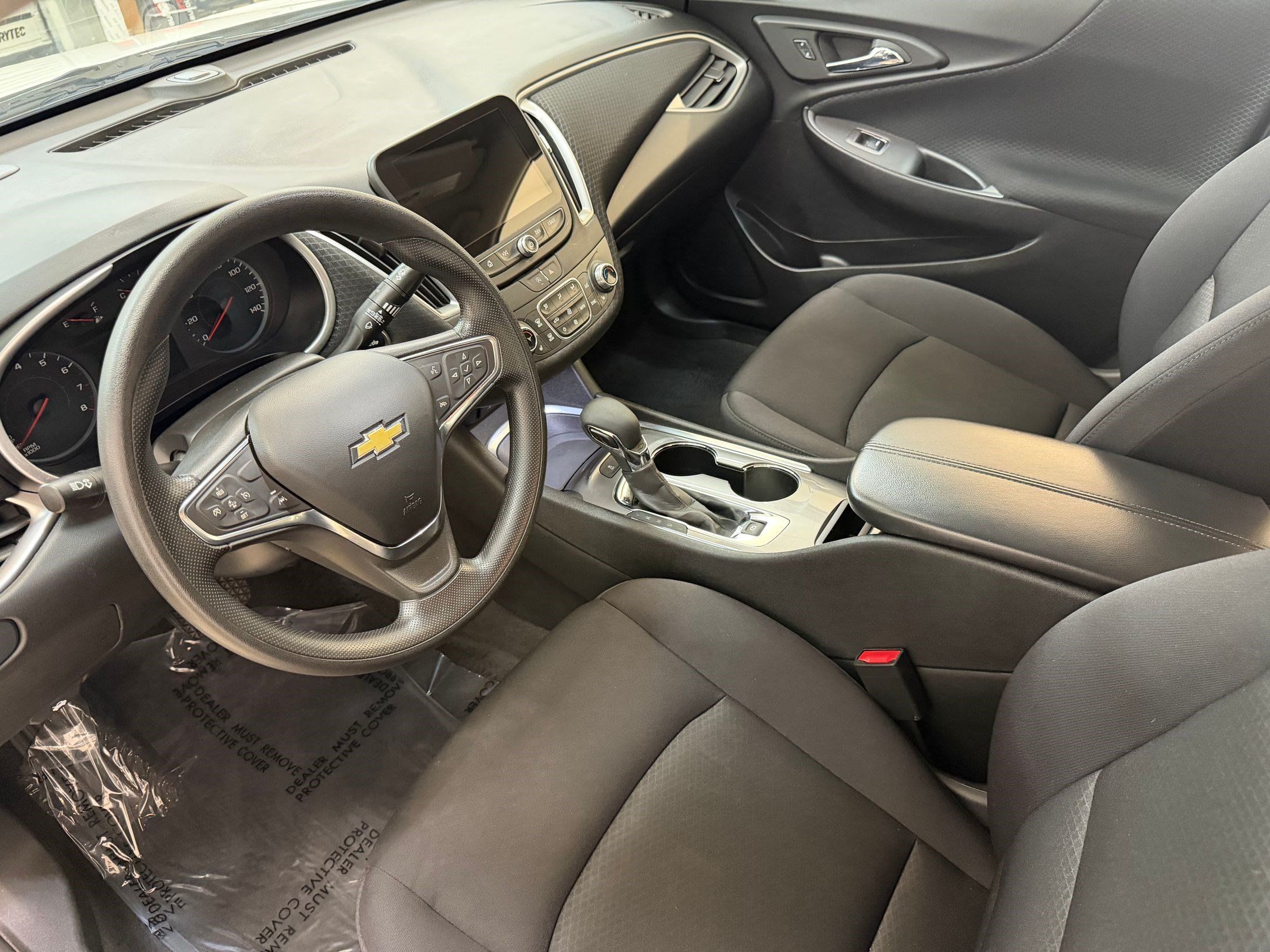 Used 2025 Chevrolet Malibu LT FWD image 4