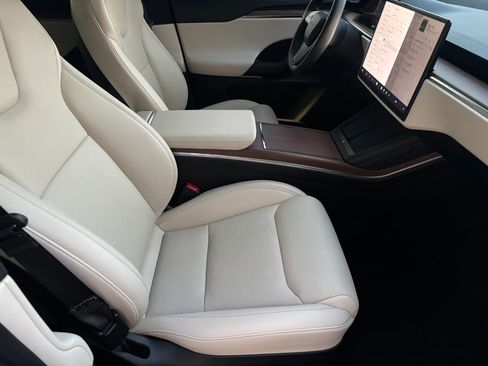 Used 2024 Tesla Model X AWD/4WD image 10