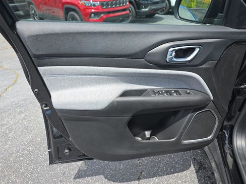 New 2025 Jeep Compass Sport image 21