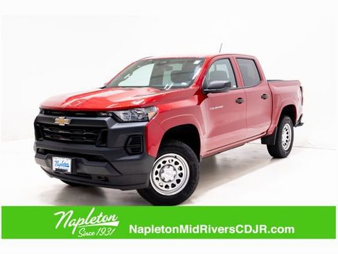 Used 2025 Chevrolet Colorado W/T w/ Advanced Trailering Package image 1
