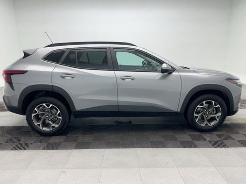 Certified 2024 Chevrolet Trax LT w/ Sunroof Package image 7