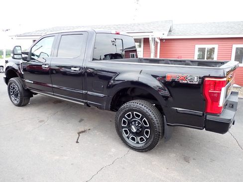 Used 2019 Ford F250 Platinum w/ Platinum Ultimate Package AWD/4WD image 4