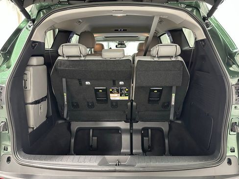 Used 2025 Toyota Sienna XLE image 53
