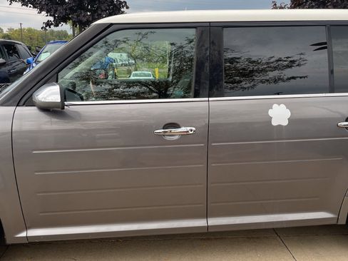 Used 2009 Ford Flex Limited image 8