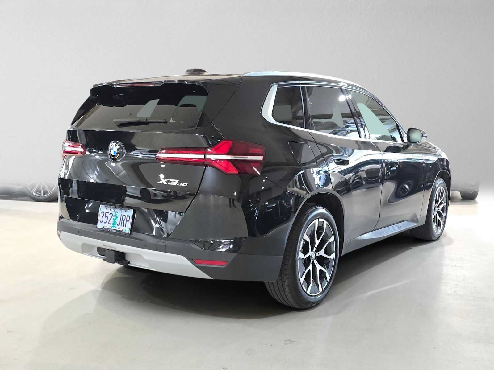 Used 2025 BMW X3 xDrive30i w/ Premium Package AWD/4WD image 3