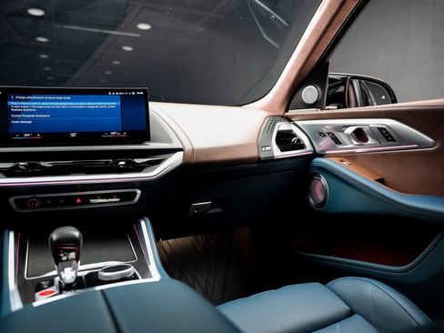 Used 2023 BMW XM image 43