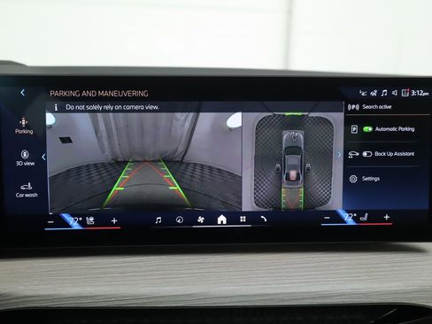 New 2026 BMW 330i Sedan w/ M Sport Package image 16