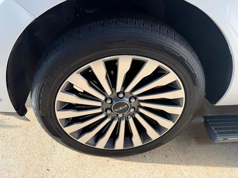 Used 2018 Lincoln Navigator Reserve w/ Technology Package image 71