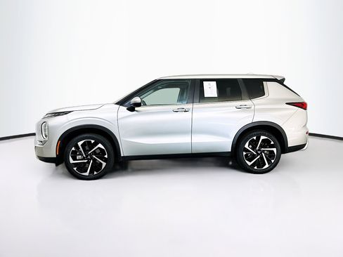 Used 2024 Mitsubishi Outlander SE AWD/4WD image 4