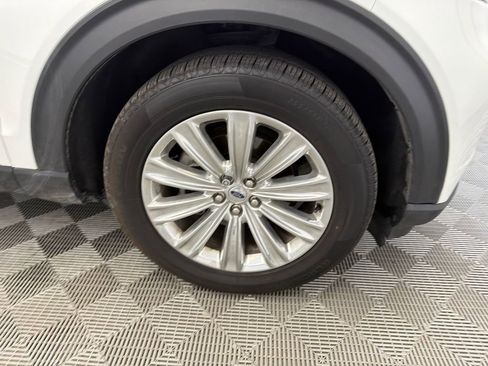 Used 2022 Ford Explorer Limited w/ Equipment Group 301A RWD image 14