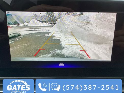 Used 2025 Chevrolet Trax LT w/ LT Convenience Package image 17