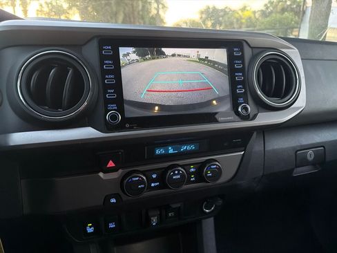 Used 2022 Toyota Tacoma SR5 w/ Technology Package RWD image 8