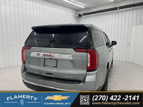 Used 2023 GMC Yukon XL SLT AWD/4WD image 3