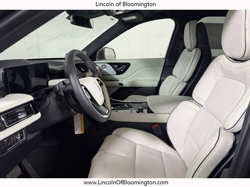 New 2026 Lincoln Aviator Black Label w/ Jet Appearance Package image 23