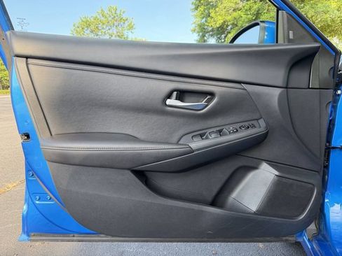 Used 2025 Nissan Sentra SV FWD image 9