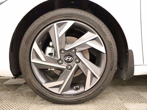 Used 2025 Hyundai Elantra Sport image 6