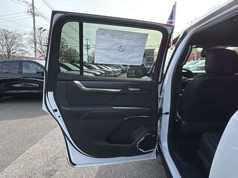 New 2026 GMC Acadia Elevation image 31