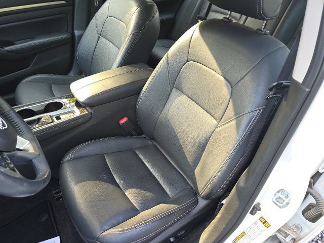 Used 2024 Nissan Altima 2.5 SL FWD image 13