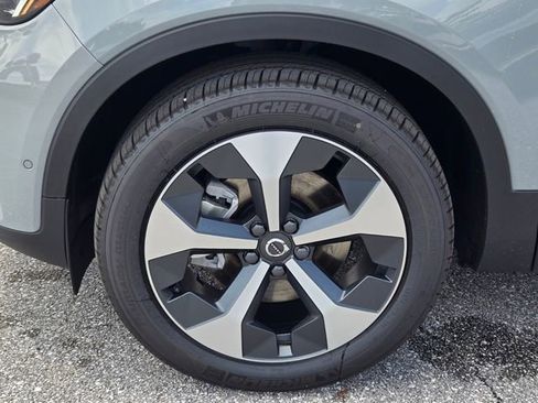 New 2026 Volvo XC40 B5 Plus w/ Protection Package Premier AWD/4WD image 12