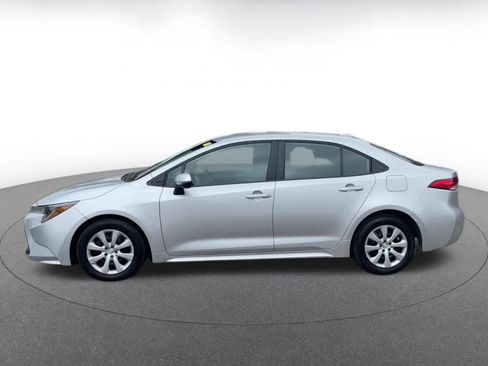 Used 2025 Toyota Corolla LE image 7