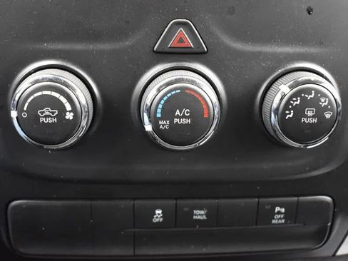 Used 2019 RAM 1500 Classic Warlock image 29