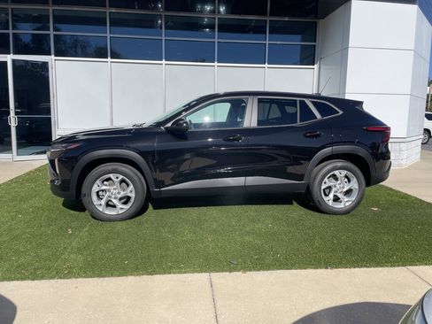 New 2026 Chevrolet Trax LS w/ LS Convenience Package image 4