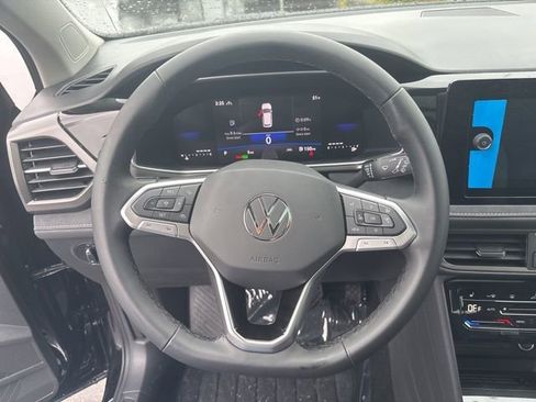 New 2025 Volkswagen Taos SE AWD/4WD image 25