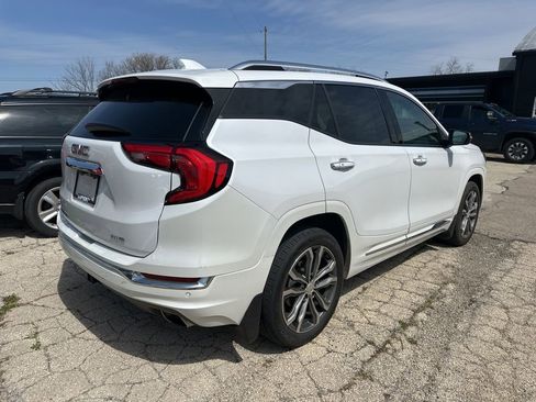 Used 2020 GMC Terrain Denali w/ Denali Premium Package AWD/4WD image 9