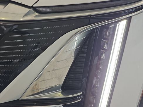 Certified 2025 Cadillac Lyriq Luxury w/ LPO, Floor Liner Package AWD/4WD image 31