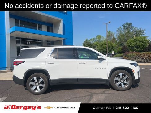 Certified 2023 Chevrolet Traverse LT w/ LT Premium Package AWD/4WD image 2