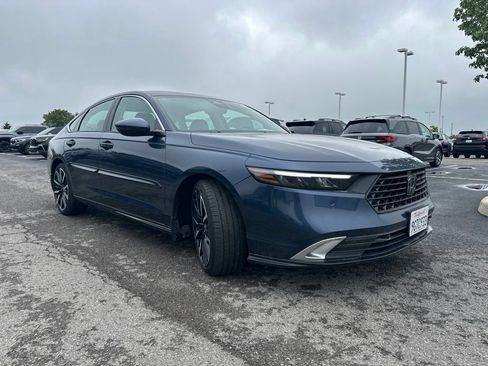 Used 2023 Honda Accord Touring image 13