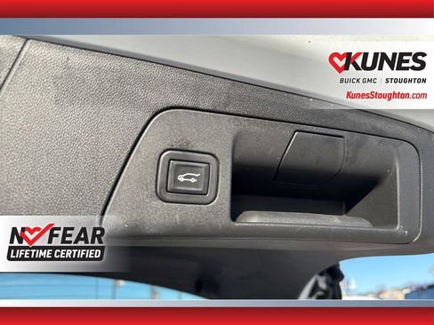 Used 2023 Buick Envision Essence image 40