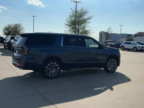 New 2026 Chevrolet Suburban High Country RWD image 9