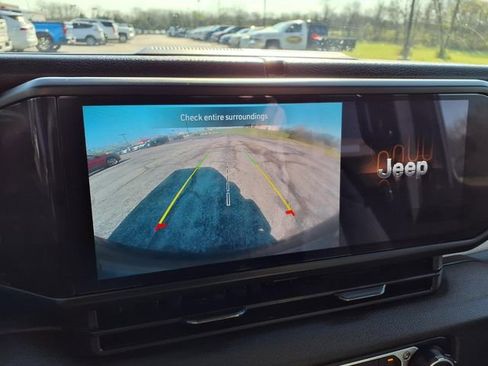 Used 2025 Jeep Wrangler Sport S image 63