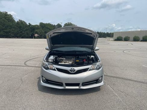 Used 2012 Toyota Camry SE FWD image 16