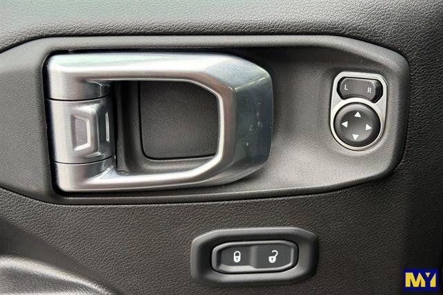 Used 2024 Jeep Gladiator Sport AWD/4WD image 12