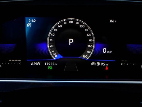 Used 2022 Volkswagen Tiguan SE FWD image 30