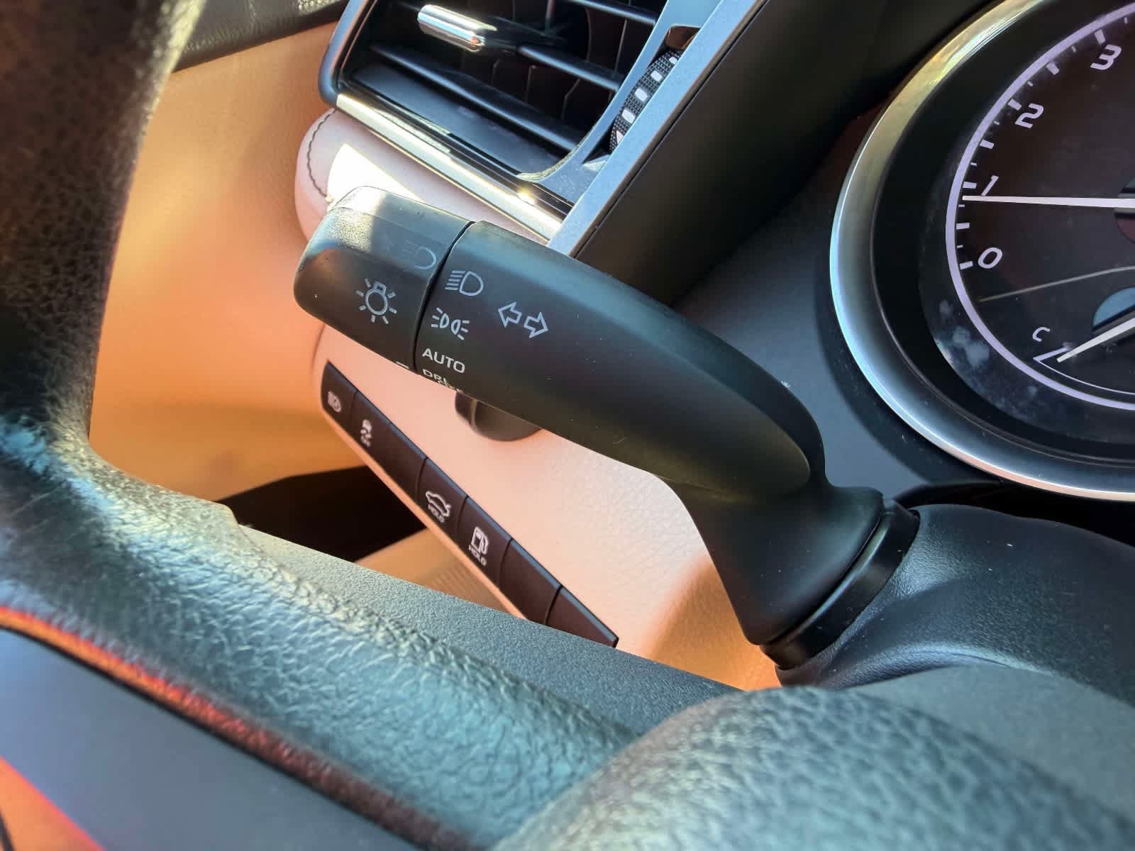 Used 2019 Toyota Camry LE FWD image 29