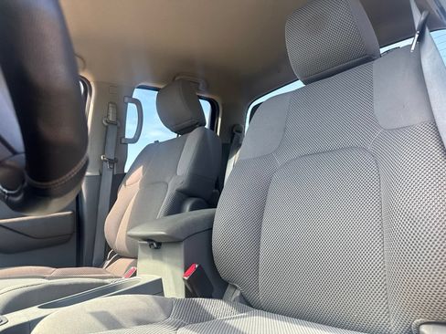 Used 2012 Nissan Frontier SV w/ SV Premium Utility Pkg RWD image 37