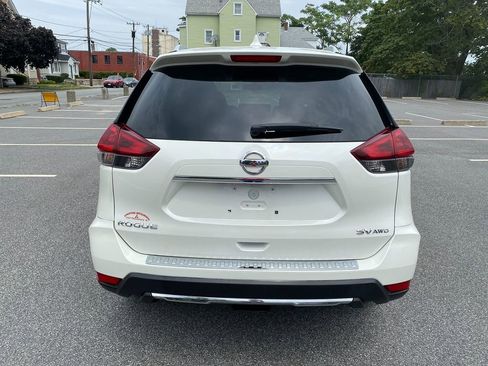 Used 2018 Nissan Rogue SV w/ Premium Package image 6