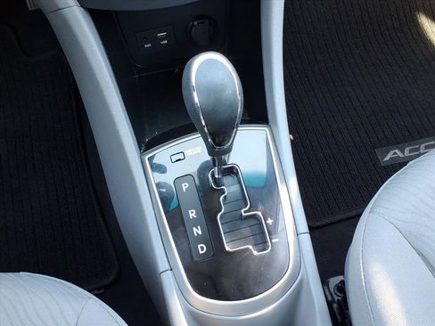 Used 2014 Hyundai Accent GLS w/ Option Group 2 image 19