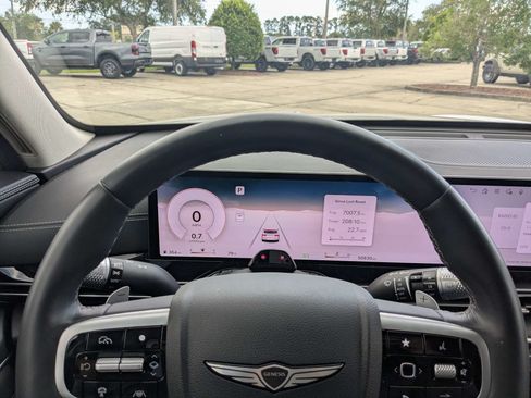 Used 2025 Genesis GV80 2.5T Standard AWD/4WD image 30