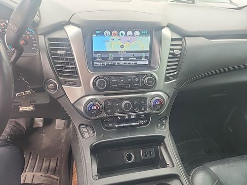 Used 2018 Chevrolet Suburban Premier AWD/4WD image 21
