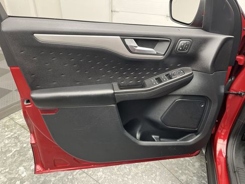 Used 2020 Ford Escape SEL image 10