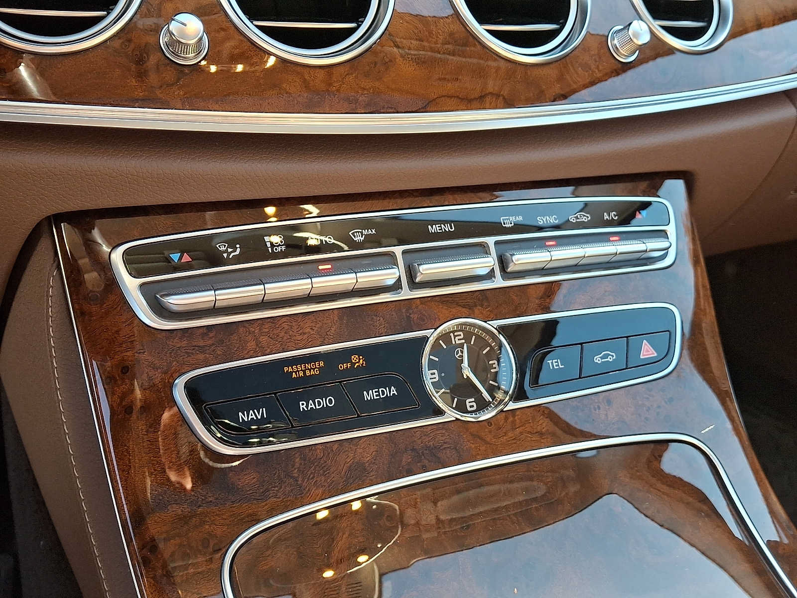Used 2019 Mercedes-Benz E 300 4MATIC image 18